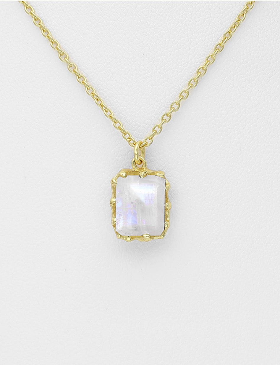 18K Yellow Gold Plated Sterling Silver Necklace decorated with Rainbow Moonstone